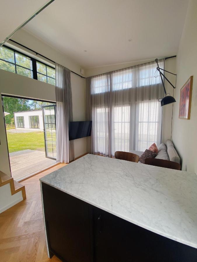 Guesthouse, Not Even A Minute Walk To The Ocean Kullavik Ngoại thất bức ảnh
